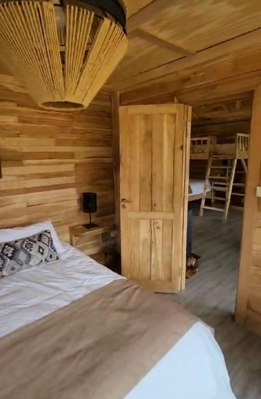 Estancia Bonanza Patagonian Lodge Experience إل تشالتين الغرفة الصورة